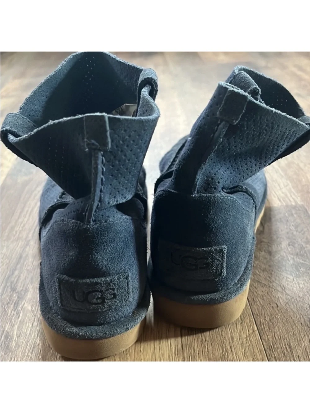 UGG Perforated Suede Fold Over Ankle Boots Navy Blue Women’s Size 7 Boho - Picture 3 of 6
